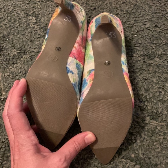 Shoes - Picture 3 of 3